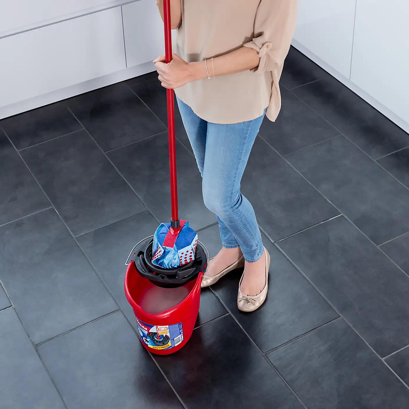 SuperMocio Mop Bucket with Torsion Wringer – Heavy Duty, Red & Black
