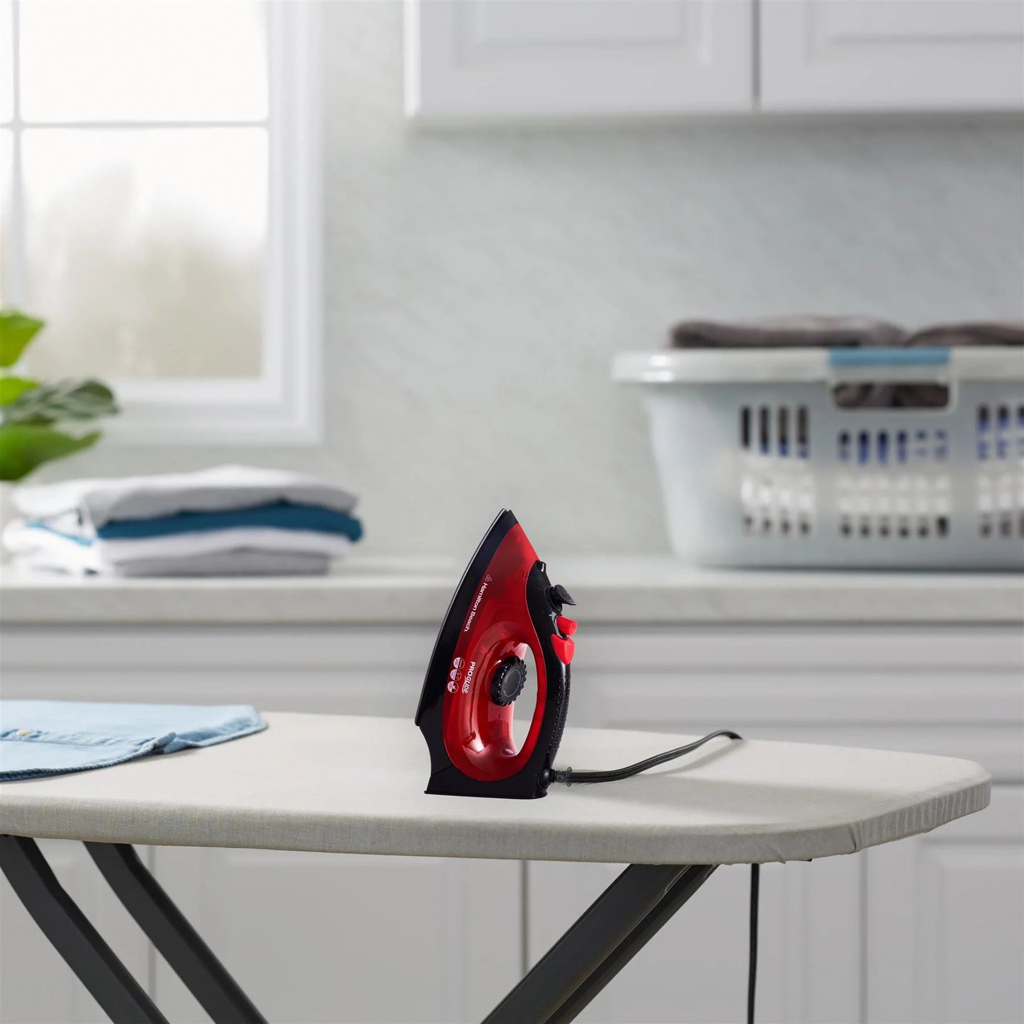ProGlide 2200W Steam Iron – Fast Heat, Smooth Glide, Crease-Free Results